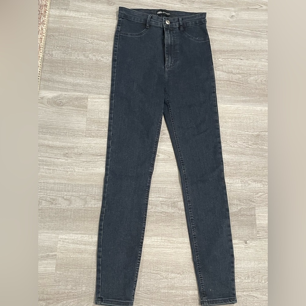 Zara NWOT Skinny Jeans Classic Style - women’s size 6